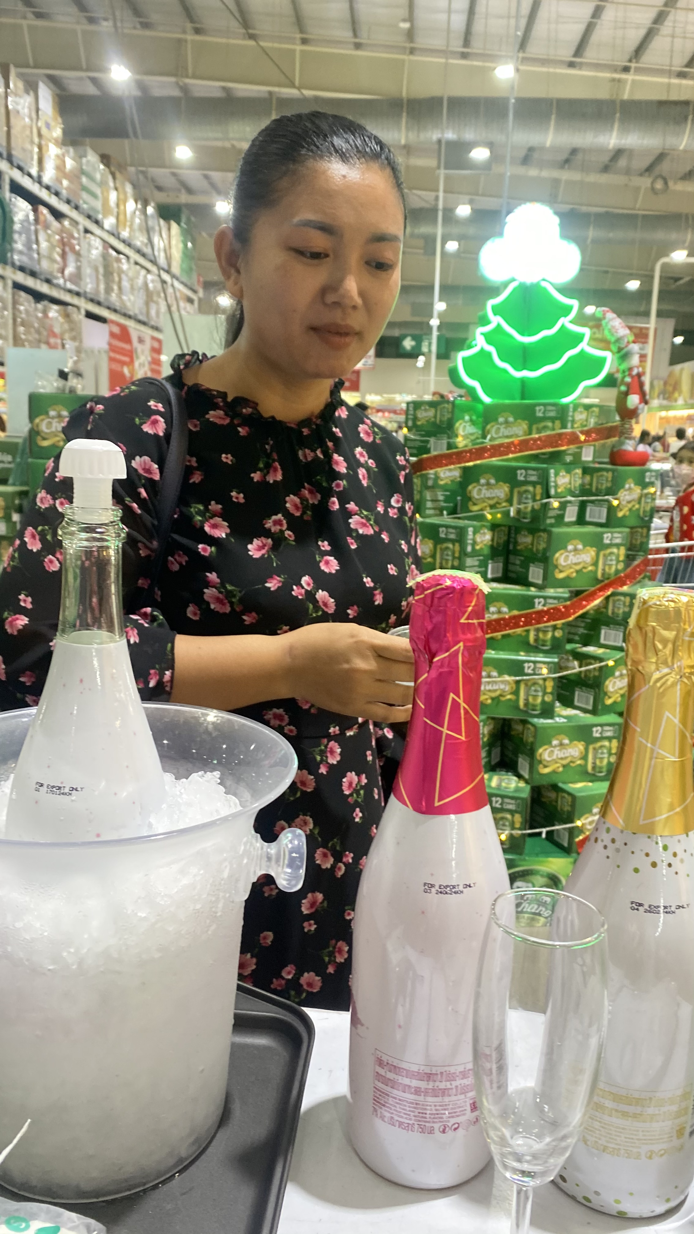 Sparkling Fruit Wine Testing Success at Makro Market Day 3 Highlights - Image 33